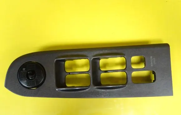 Hyundai Trajet Wing mirror switch 612W06690