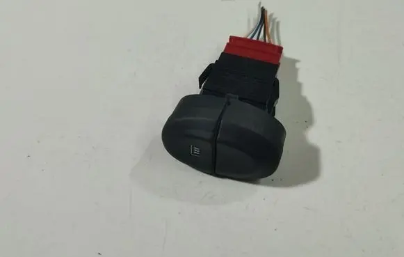Renault Scenic I Windscreen/window heater switch 