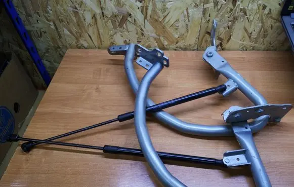 Volvo S60 Loading door hinge set 31349170 3133322