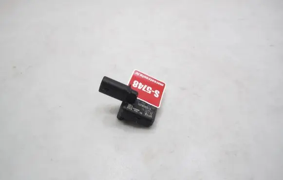 Volkswagen PASSAT B8 Airbag deployment crash/impact sensor 3Q0959351A 080218