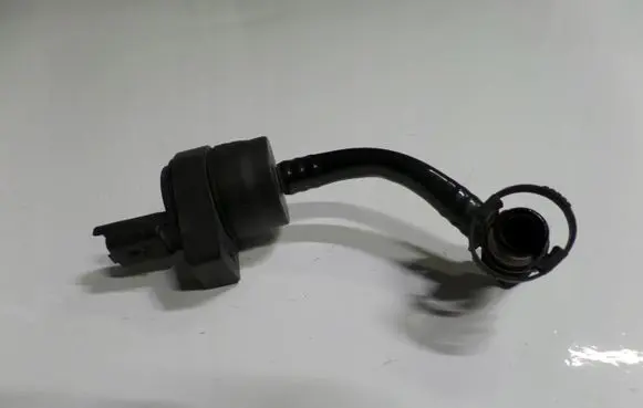 Peugeot 308 Vacuum valve V754196180