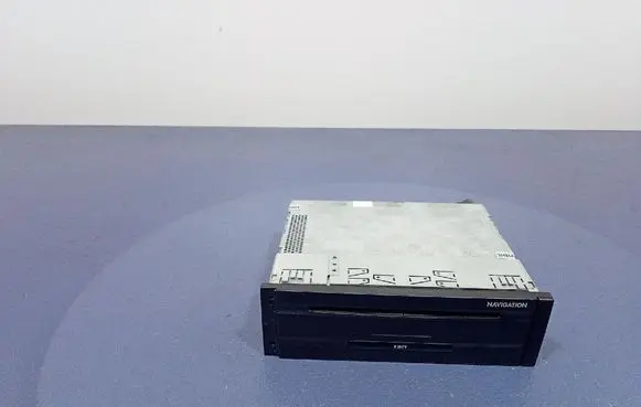 Volkswagen Phaeton Radio/CD/DVD/GPS head unit 3D0919887E