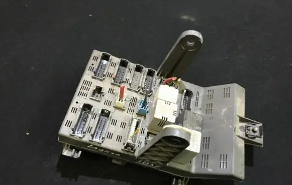 Renault Laguna I Fuse box set 7700822929 7700412030