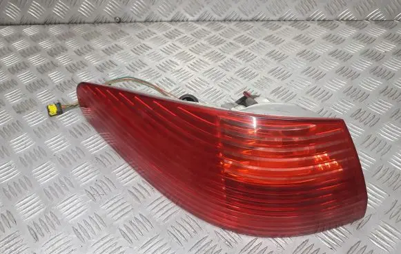 Peugeot 607 Number plate light