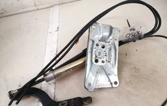 Mercedes-Benz ML W164 Tailgate/trunk/boot hinge a1647400018