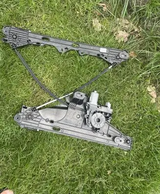 Citroen DS3 Front door window regulator with motor 9828130680 9828416680