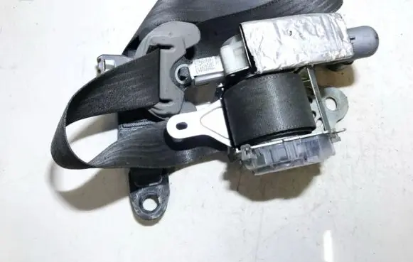 Toyota Prius (XW20) Front seatbelt 7l7240p 7l7240-p