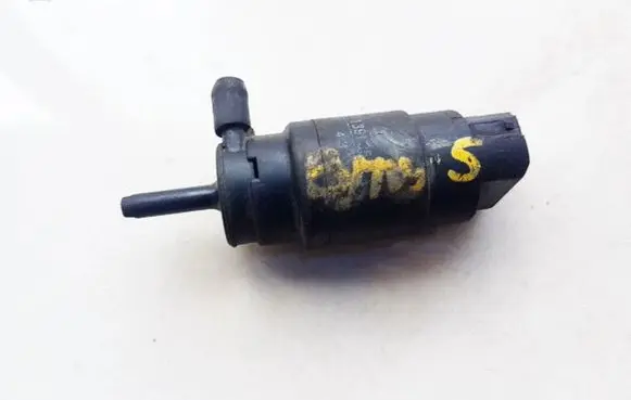 BMW 5 E39 Windscreen/windshield washer pump
