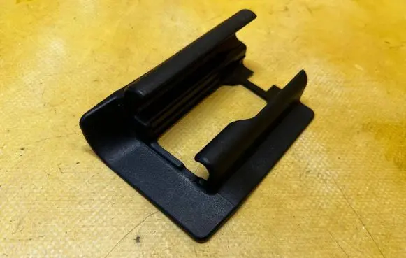 Mercedes-Benz CLS C218 AMG Front driver seat rail trim A2129190920