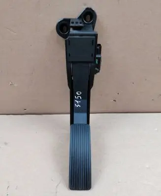 Mercedes-Benz R W251 Accelerator throttle pedal A1643000104