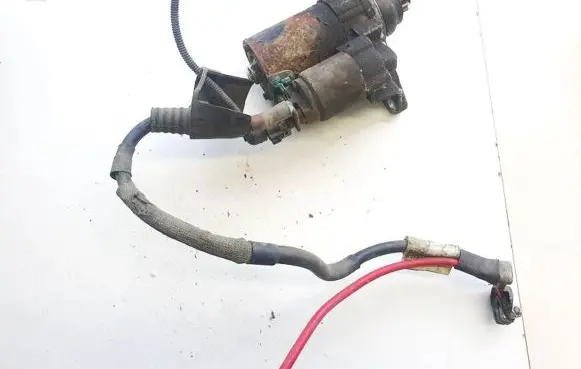 Volkswagen Golf V Starter motor 02t911023