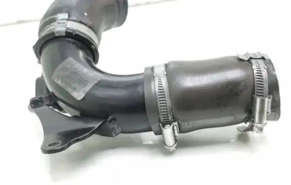 Volvo V40 Intercooler hose/pipe Av616c750ae