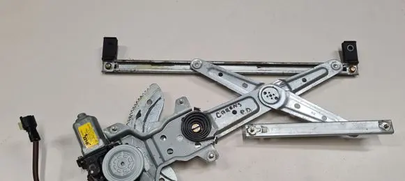 KIA Carens I Front door window regulator with motor XH004PO OK2FA587256Y