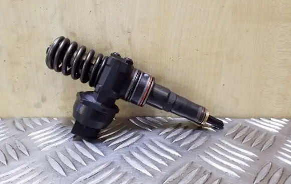 Audi A3 S3 8L Fuel injector 038130073AQ 0414720213