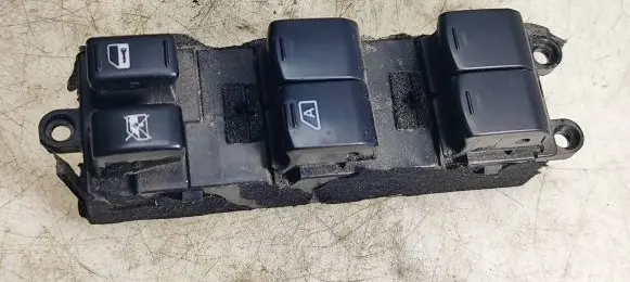 Subaru Legacy Electric window control switch 157525