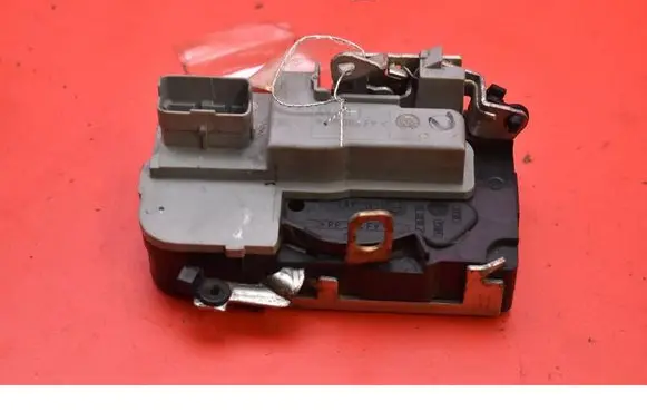 Peugeot 206 CC Front door lock