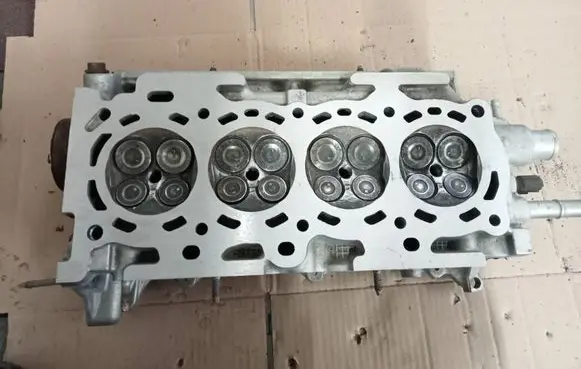 Toyota Corolla E120 E130 Engine head 3ZZFE