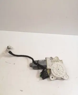 Mercedes-Benz E W211 Front door window regulator motor A2118203042 A2035403705