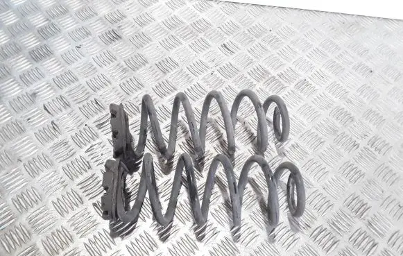 Renault Twingo III Rear coil spring