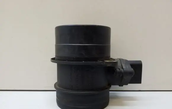 Volkswagen Touareg I Mass air flow meter 074906461B 0281002461