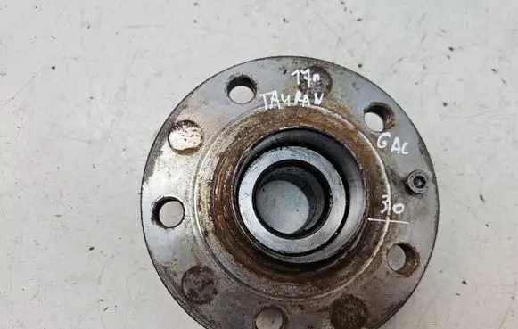 Volkswagen Touran III Rear wheel hub