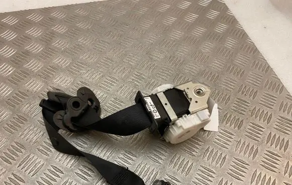 BMW 4 F36 Gran coupe Front seatbelt 7243307