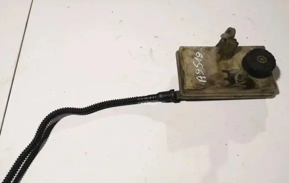 Brake fluid reservoir