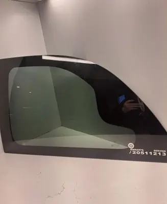 Chrysler Voyager Rear windscreen/windshield window 