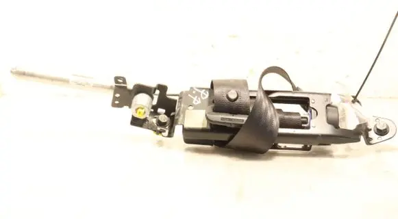 Volvo C30 Front seatbelt