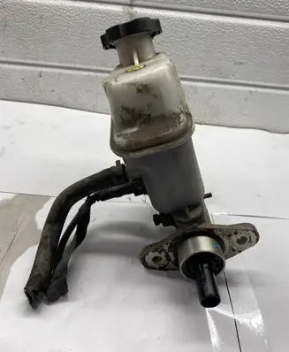 Hyundai Santa Fe Master brake cylinder 16076A