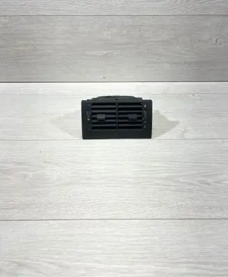 BMW 5 E39 Rear air vent grill 8376150