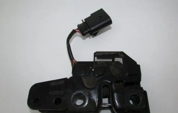 Volkswagen Touareg I Engine bonnet/hood lock/catch