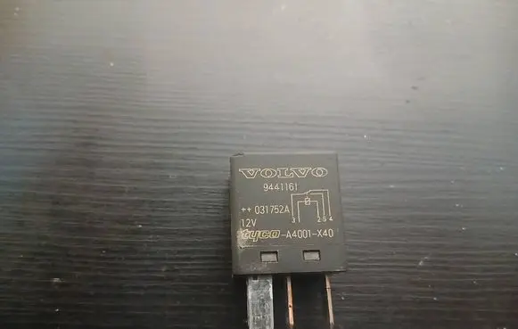 Volvo V70 Other relay 9441161 A4001X40 031752A