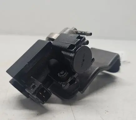 KIA Sorento Vacuum valve 