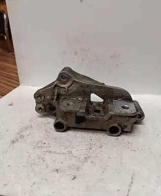 Volkswagen Golf VI Engine mounting bracket 03F199275D ESBY811 AIS112CU