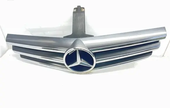 Mercedes-Benz CLC CL203 Front bumper upper radiator grill A2038801583