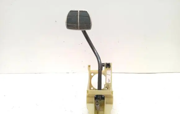 BMW 7 E65 E66 Brake pedal 6752517