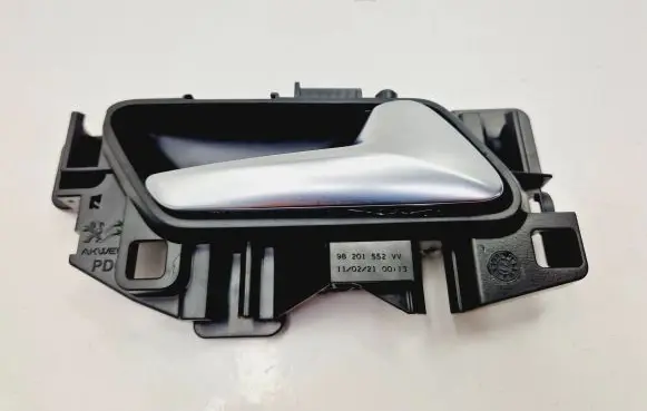 Rear door interior handle