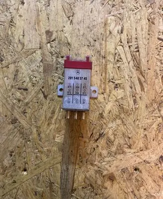 Mercedes-Benz E W124 Other relay 2015403745