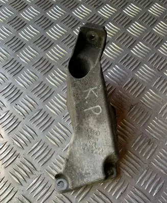 Audi A4 S4 B6 8E 8H Engine mounting bracket 8E0199307A