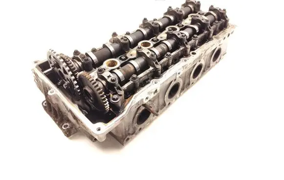 BMW 1 E81 E87 Engine head 7797678