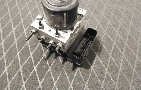Volkswagen Transporter - Caravelle T5 ABS Pump 7E0907379H 10092903213 10061937781