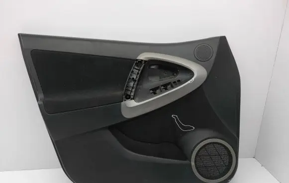 Toyota RAV 4 (XA30) Front door card panel trim 6771842020