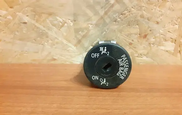 BMW 1 E81 E87 Passenger airbag on/off switch 6974643 389