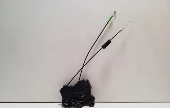 Suzuki Grand Vitara II Front door lock 5110406