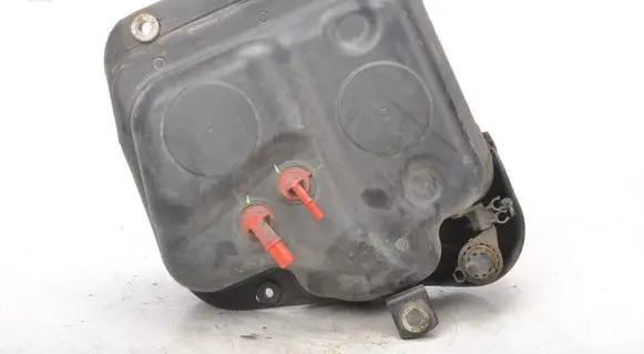 Audi A4 Allroad B8 AdBlue liquid reservoir 8K0131878