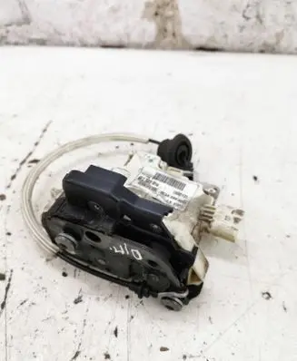 Audi A6 S6 C6 4F Front door lock 4F1837016 12112004