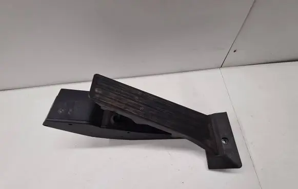 BMW 5 E60 E61 Accelerator throttle pedal 6772645