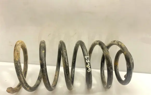 Volkswagen Golf IV Front coil spring