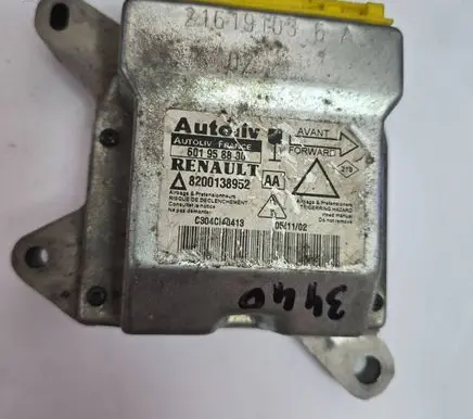 Renault Laguna II Airbag control unit/module 8200138952 601958800 C304C140413
